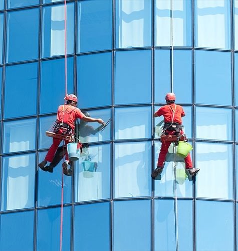 Мытье фасадов промальпинистами в Великом Устюге